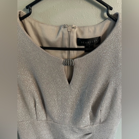 Scarlett Sleeveless Side Ruched Metallic Dress Keyhole Neck - Picture 3 of 7